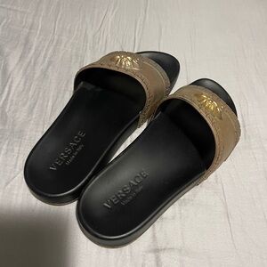 SOLD ❌❌ Versace Men’s Slides